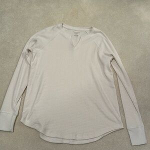 Never been worn American eagle light weight sweater long sleeve shirt